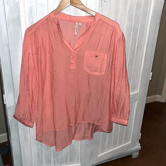Grand & Greene Lightweight Sheer Coral Top - Picture 2 of 7